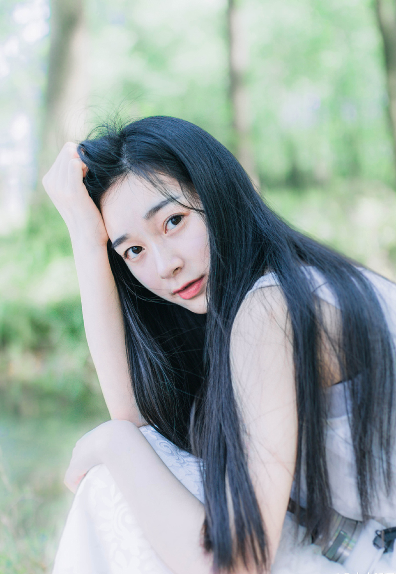 每当你下定决心要存钱的时候，身边就会有人要你对自己好一点。